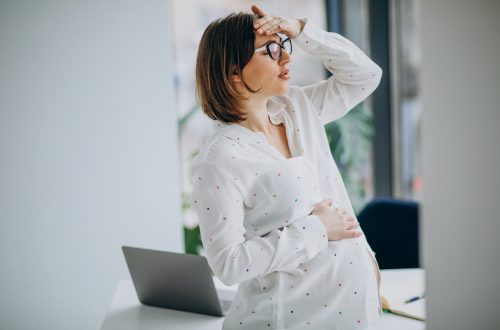 is headache a symptom of pregnancy