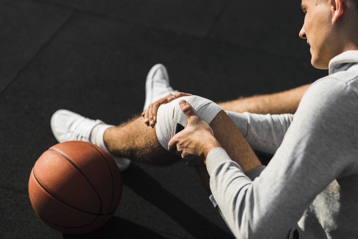how to prevent knee injuries in sports