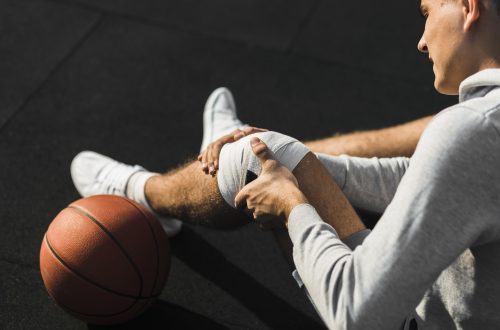 how to prevent knee injuries in sports